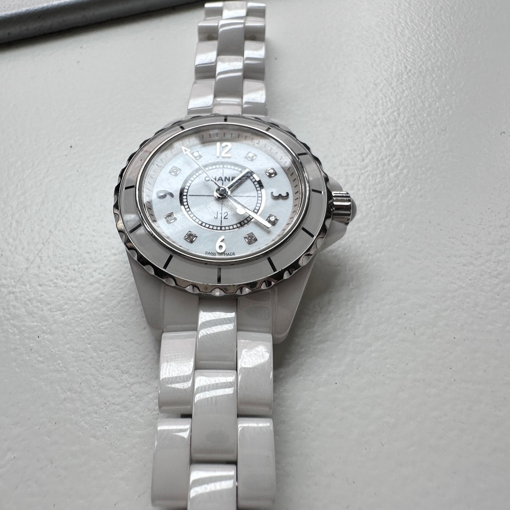 CHANEL J12 White Ceramic Diamond Watch, 29mm - Picture 5 of 15